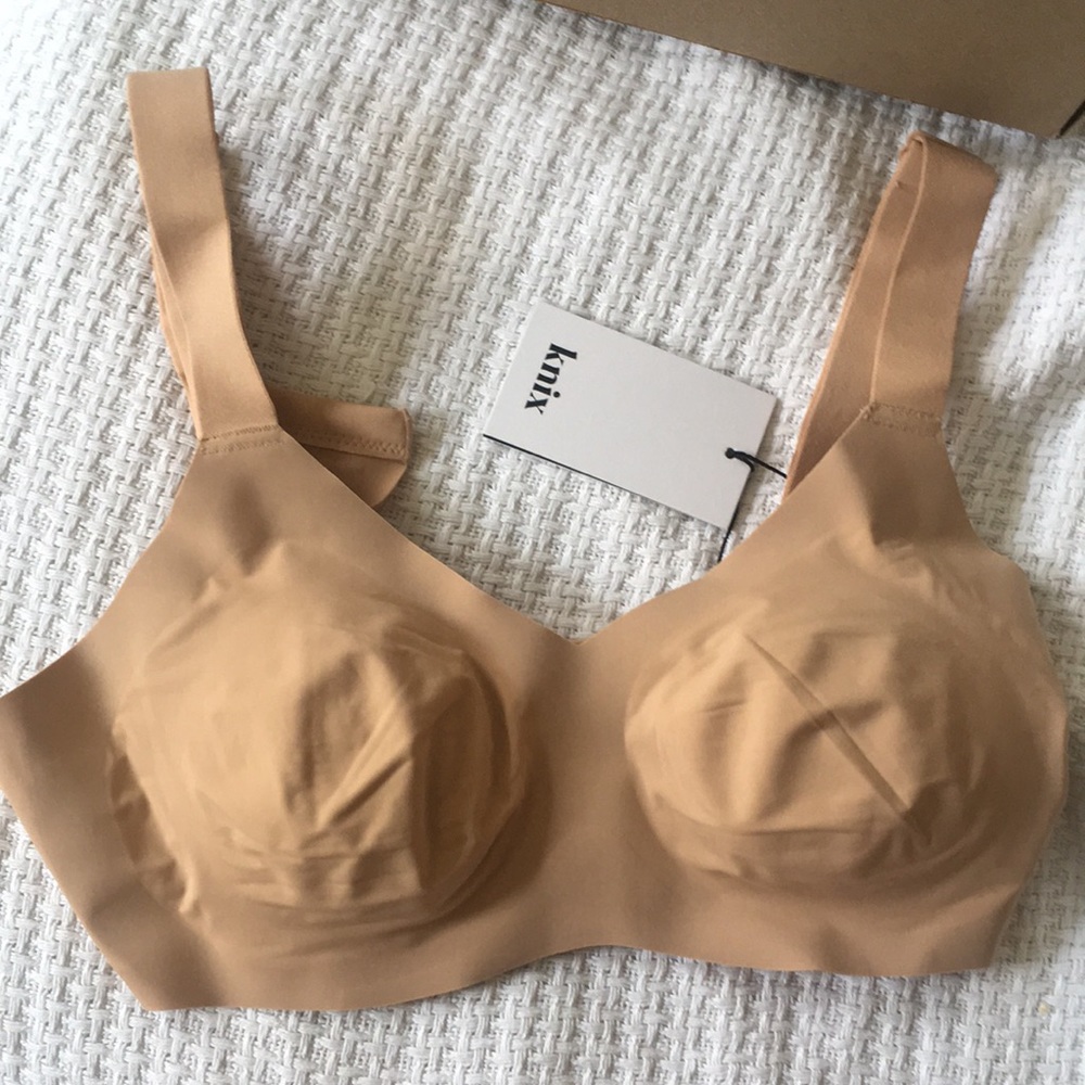 Knix Size 3 Padded V Neck Bra Wide Strap Beige NWT